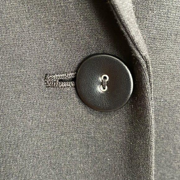 Jones Studio black blazer. Size 8. - Picture 4 of 10